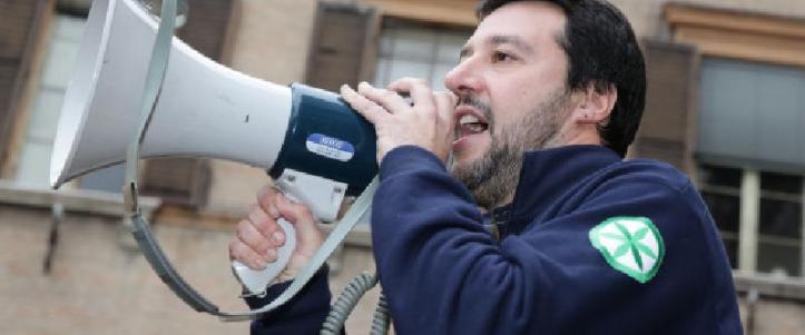 salvini_megafono_009